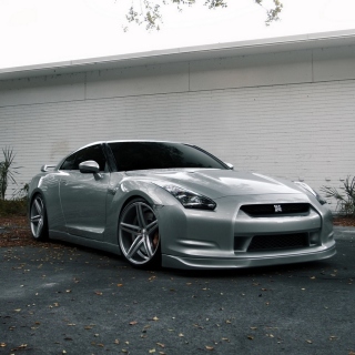 Supercar Nissan GTR Picture for Nokia 6230i