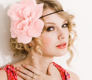 Taylor Swift With Pink Rose On Head - Obrázkek zdarma pro 128x128