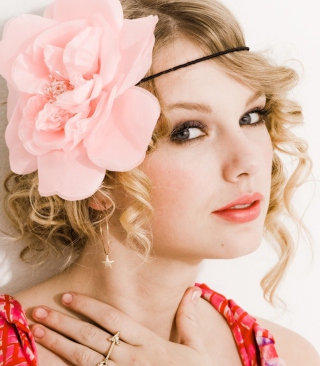 Taylor Swift With Pink Rose On Head - Obrázkek zdarma pro Nokia Asha 503