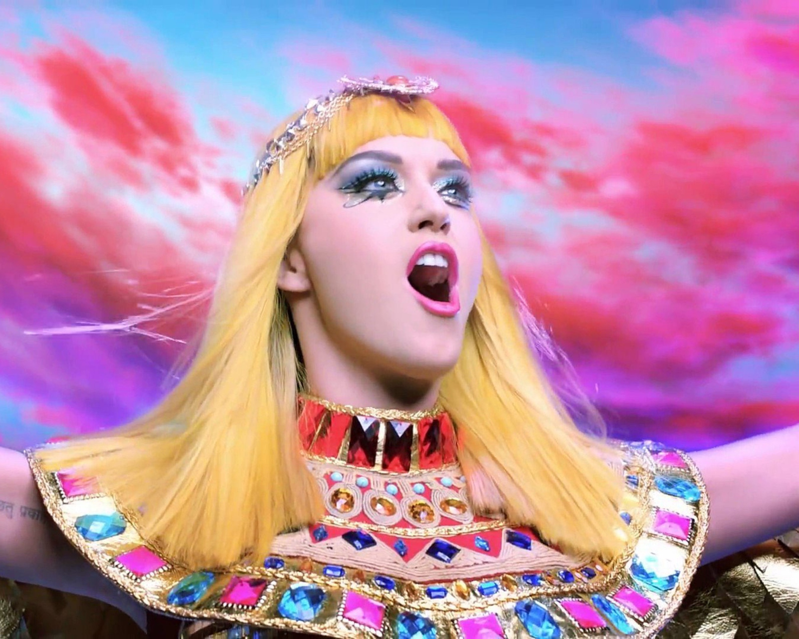 Katy Perry - Dark Horse wallpaper 1600x1280