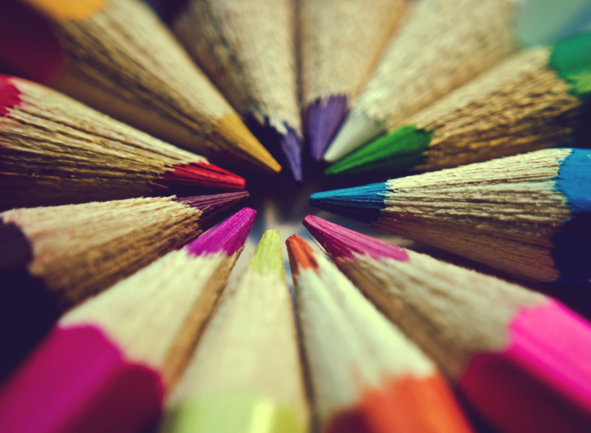 Das Bright Colors Of Pencils Wallpaper 1920x1408