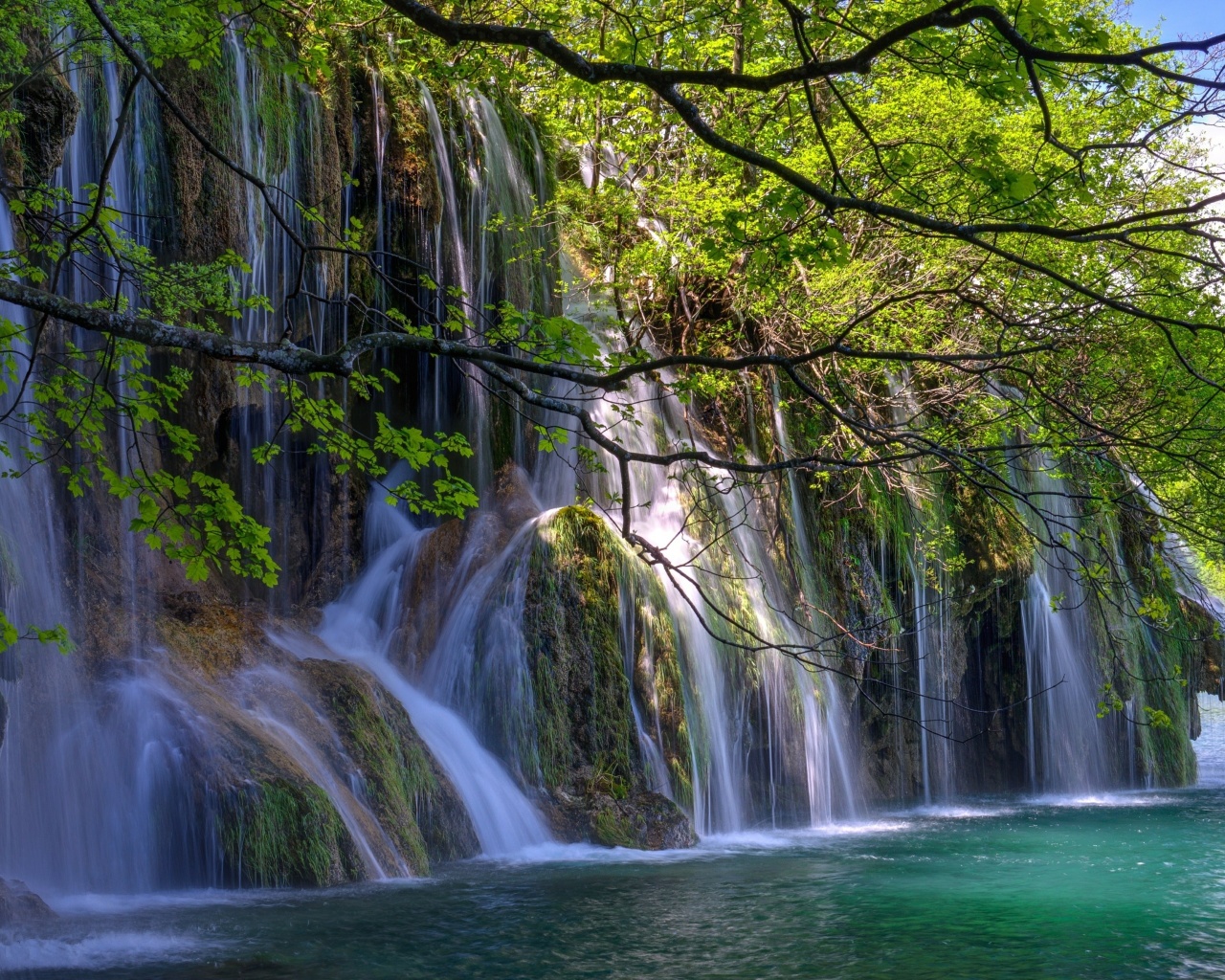 Das Waterfalls in National park Plitvice Wallpaper 1280x1024