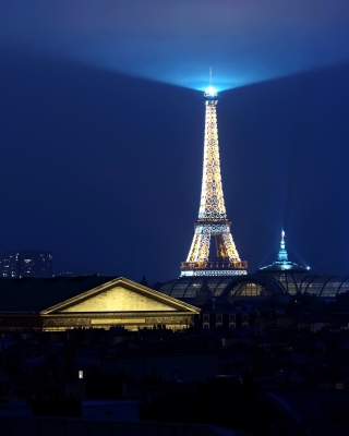 Free Paris Night Picture for 240x320