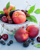 Das Plate Of Fruit And Berries Wallpaper 128x160
