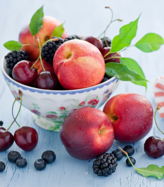 Plate Of Fruit And Berries - Fondos de pantalla gratis para Samsung Dash