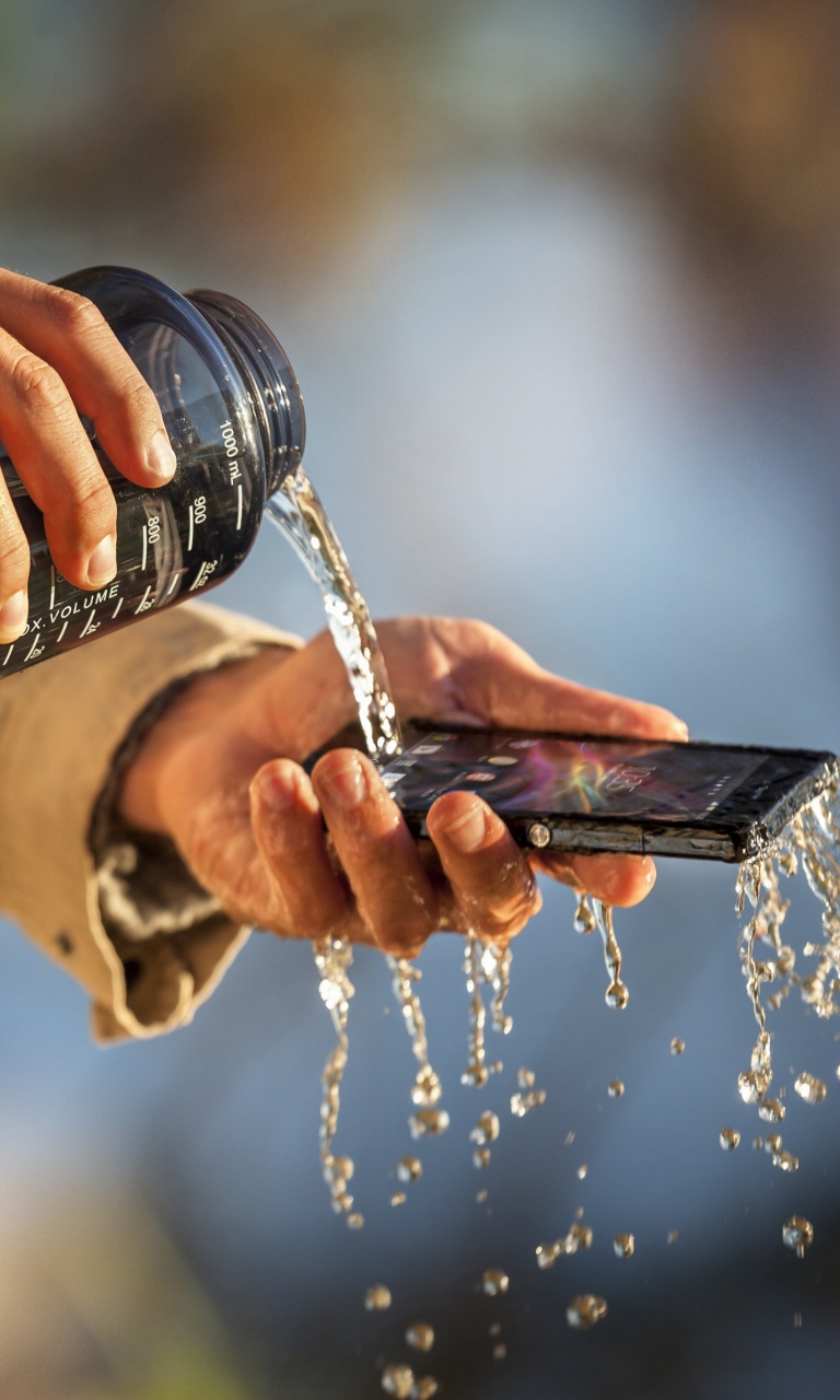 Das Sony Xperia Z Waterproof Wallpaper 768x1280