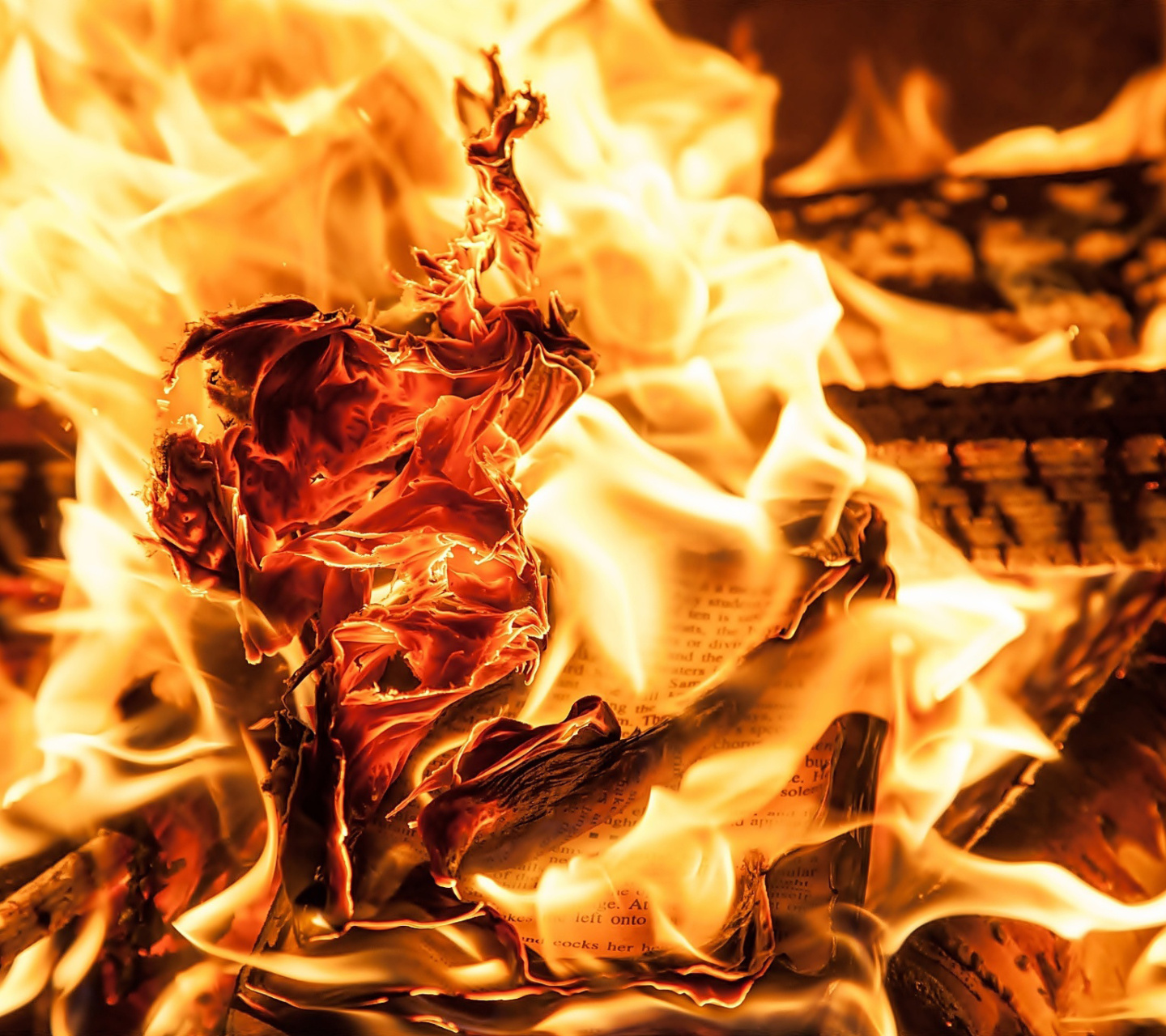 Das Burn and flames Wallpaper 1440x1280