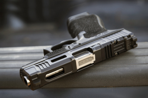 Glock 17 9 mm Pistol wallpaper 480x320