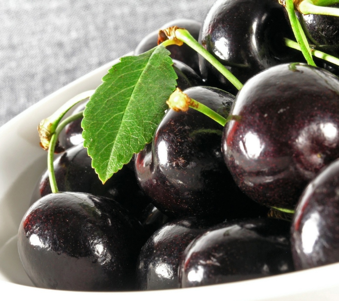 Sfondi Black Cherries 1080x960