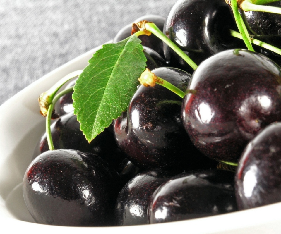 Sfondi Black Cherries 960x800