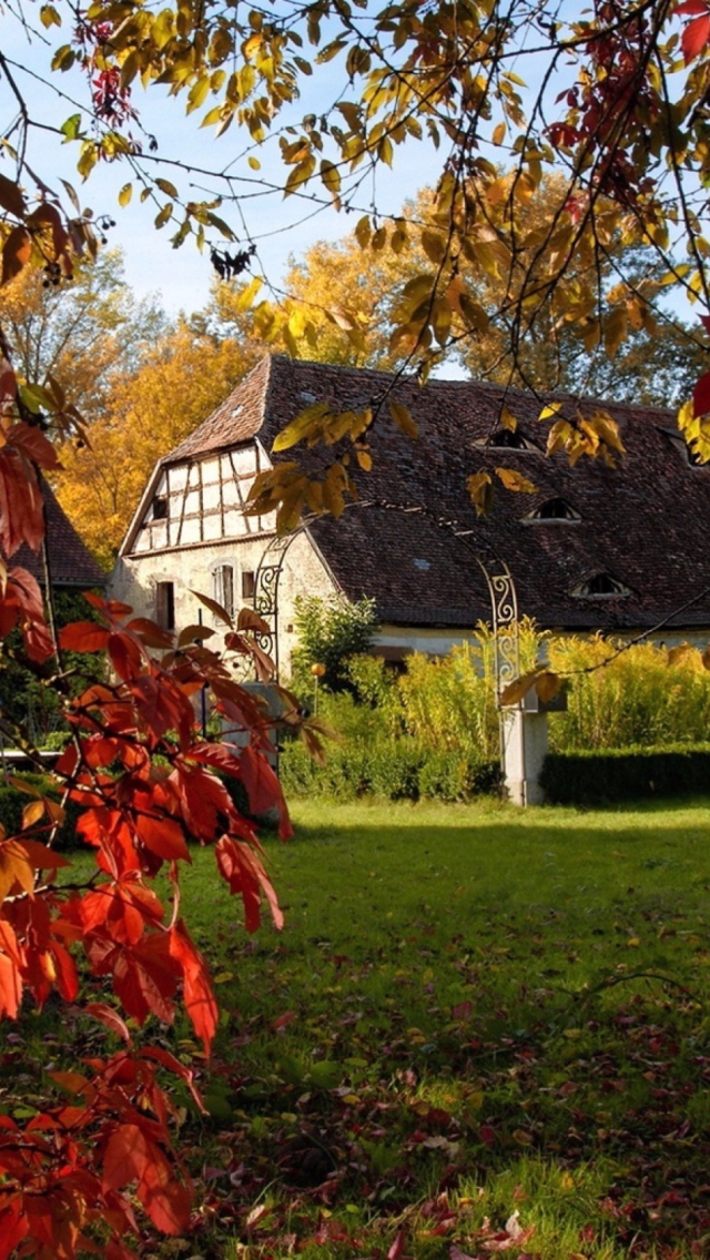 Village House wallpaper 640x1136