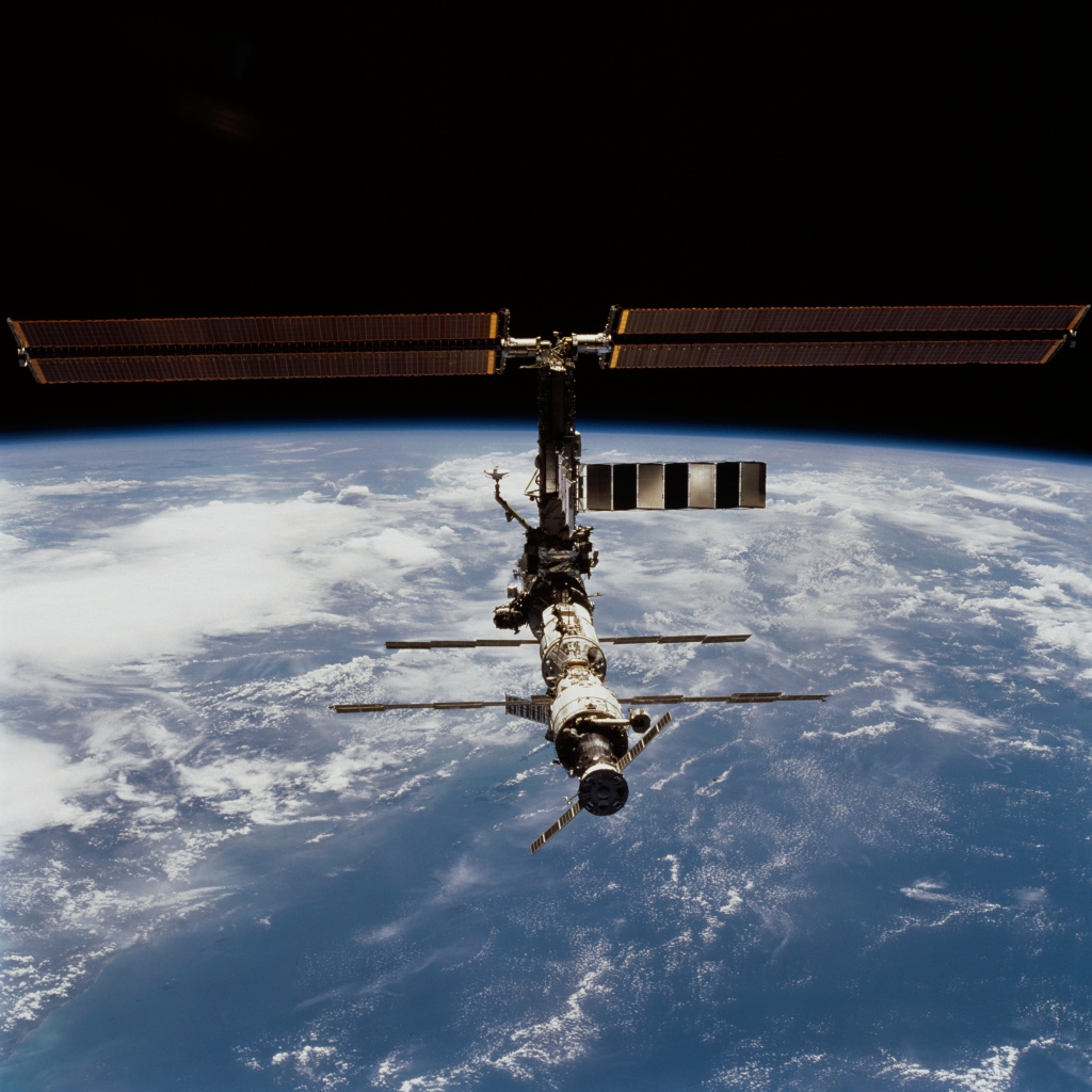 ISS And Earth wallpaper 1024x1024