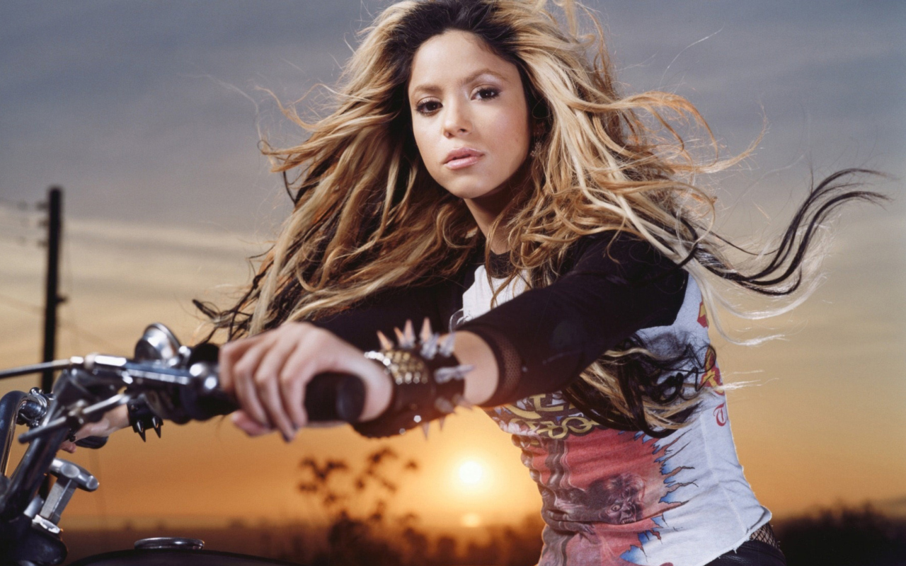Das Shakira Rocks Wallpaper 1280x800