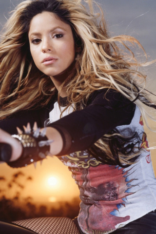 Das Shakira Rocks Wallpaper 320x480