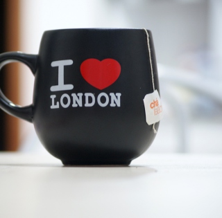 Kostenloses I Love London Mug Wallpaper für iPad mini