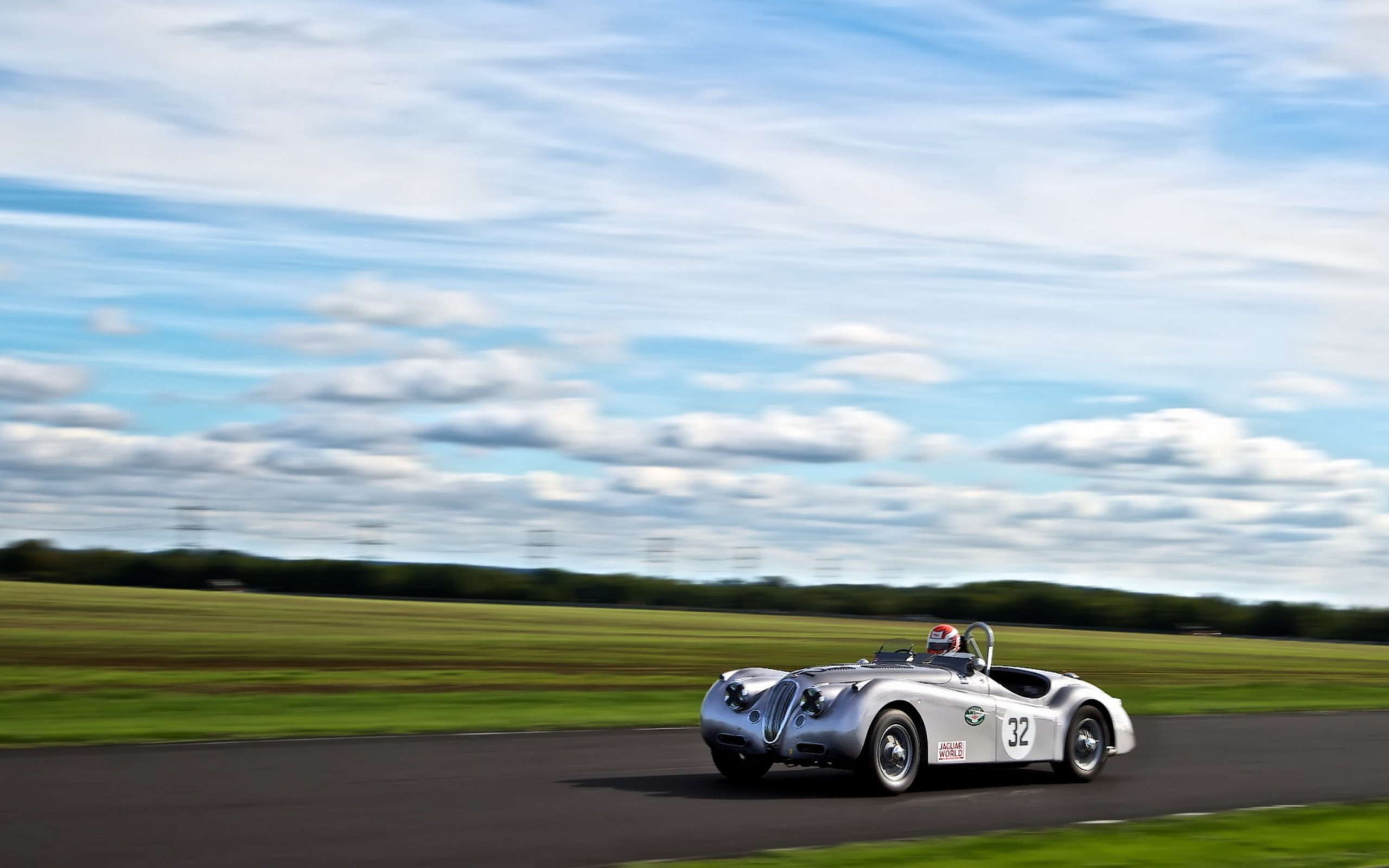 Fondo de pantalla Silver Jaguar XK120 2560x1600