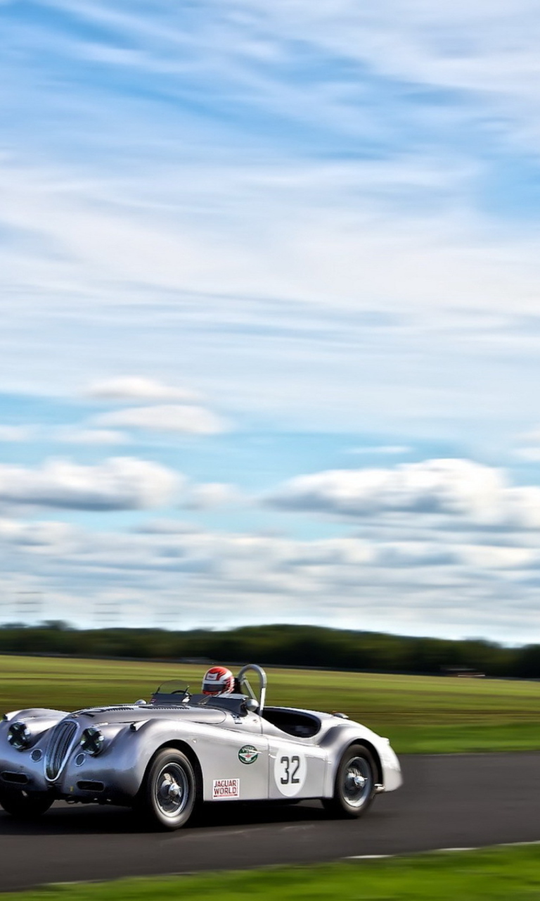 Fondo de pantalla Silver Jaguar XK120 768x1280