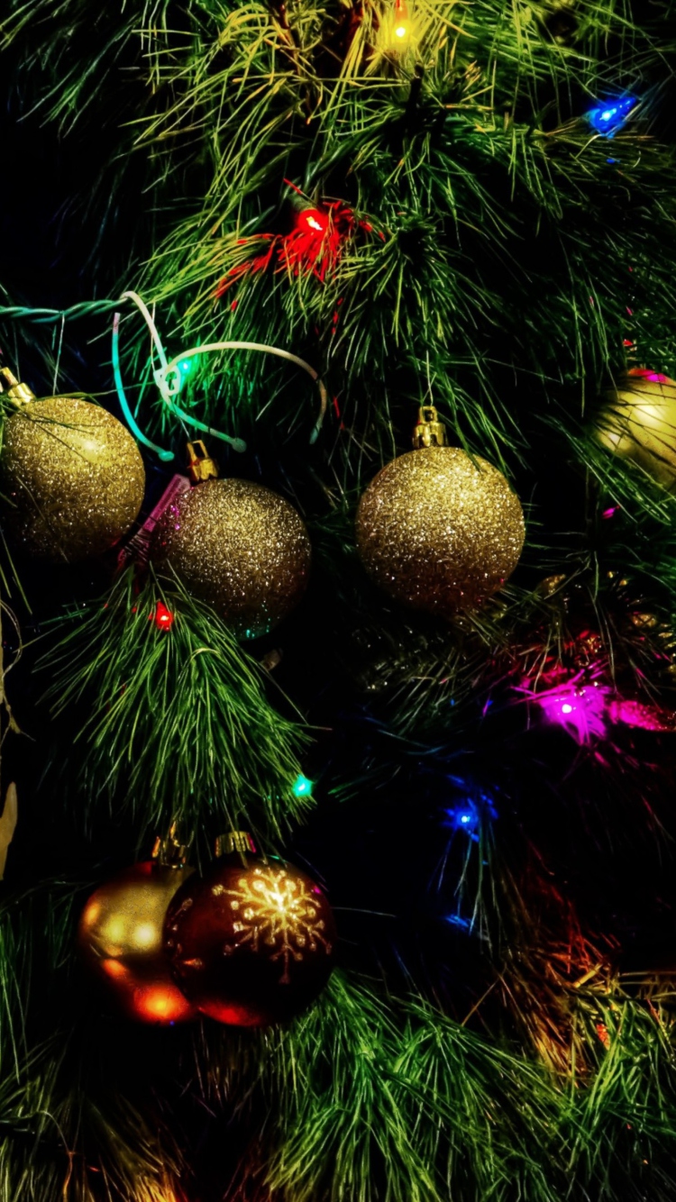 Fondo de pantalla Christmas Tree 750x1334