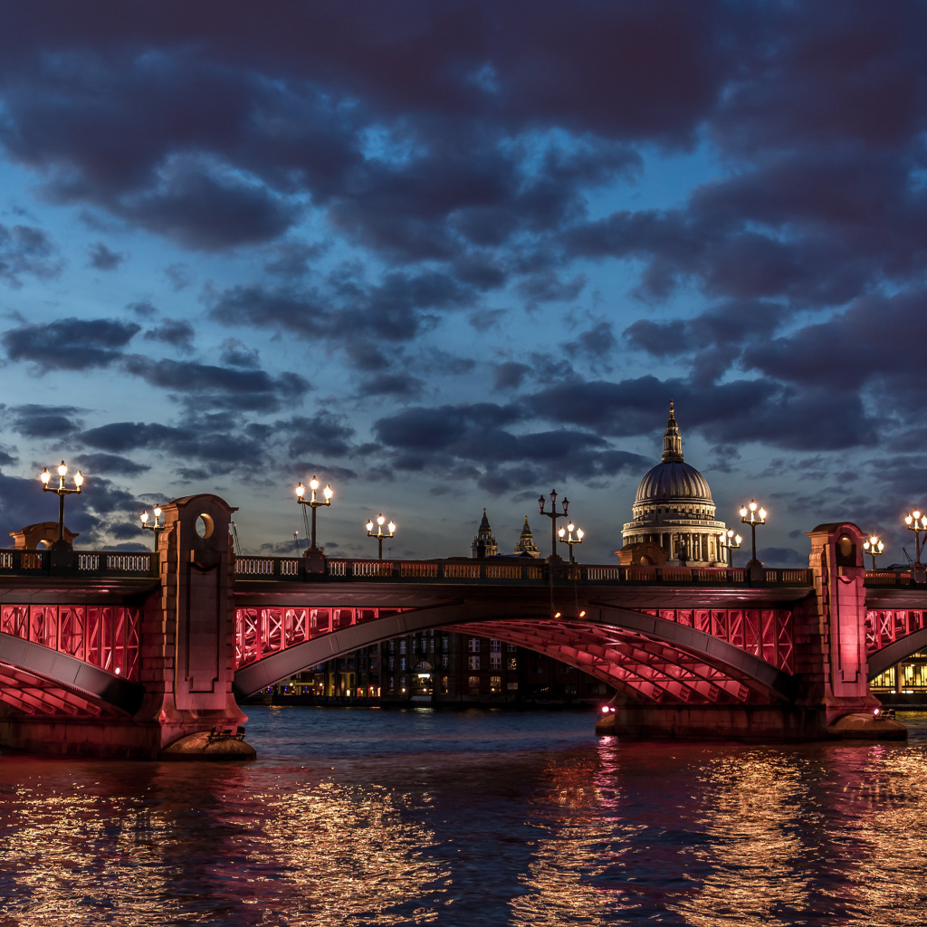 Westminster Bridge in UK wallpaper 1024x1024