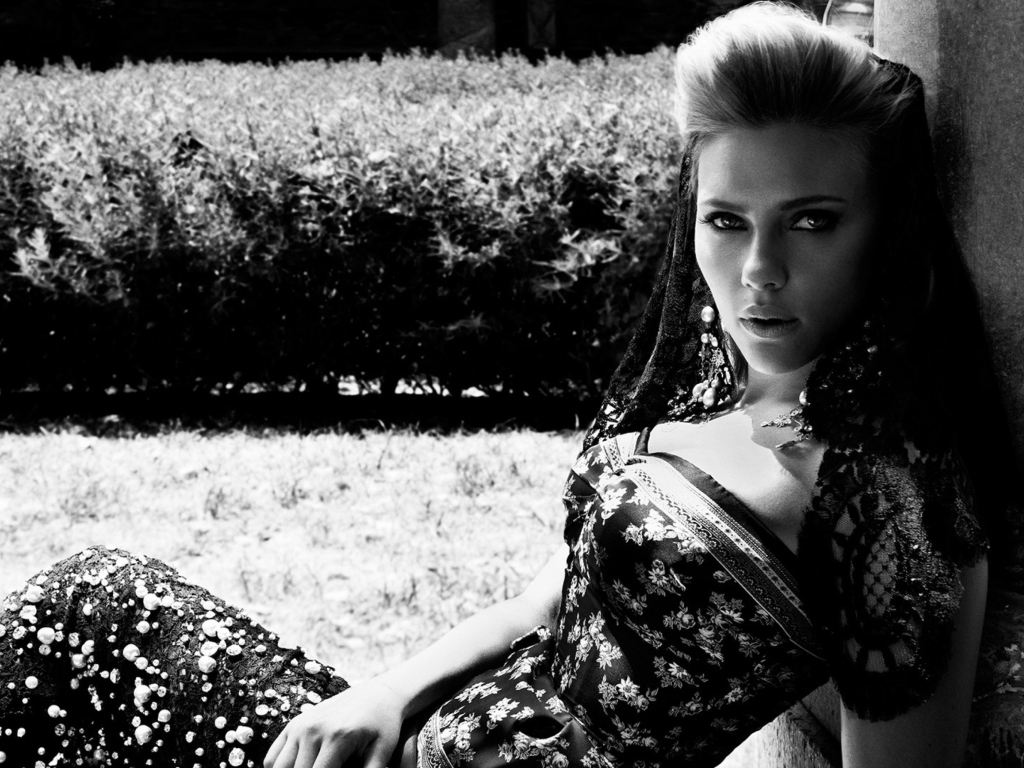 Fondo de pantalla Scarlett Johansson Monochrome 1024x768