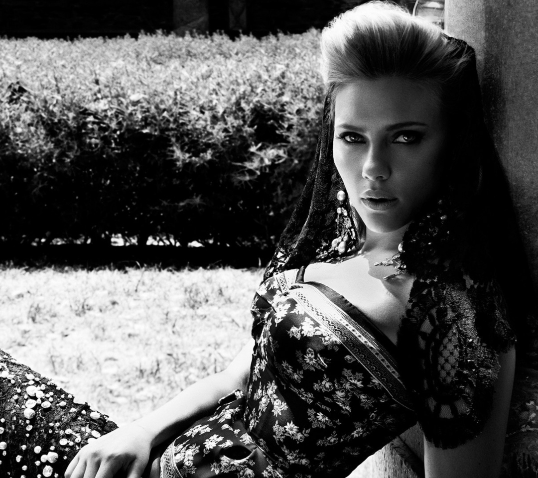 Das Scarlett Johansson Monochrome Wallpaper 1080x960