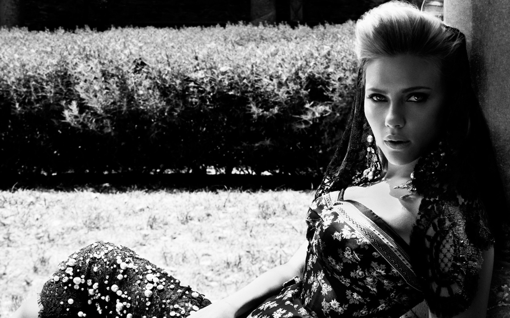 Fondo de pantalla Scarlett Johansson Monochrome 1680x1050