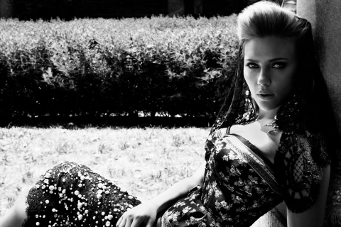 Fondo de pantalla Scarlett Johansson Monochrome 480x320