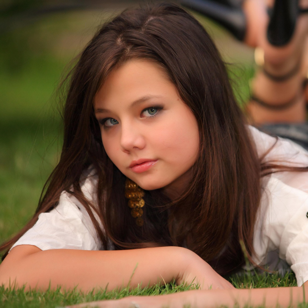Female Young Model screenshot #1 1024x1024