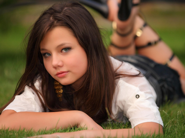 Female Young Model screenshot #1 640x480