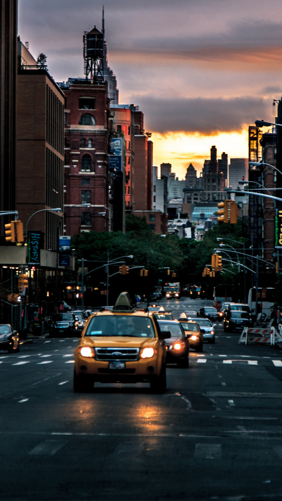 Картинка New York City Streets At Sunset для телефона и на рабочий стол  iPhone 7 Plus