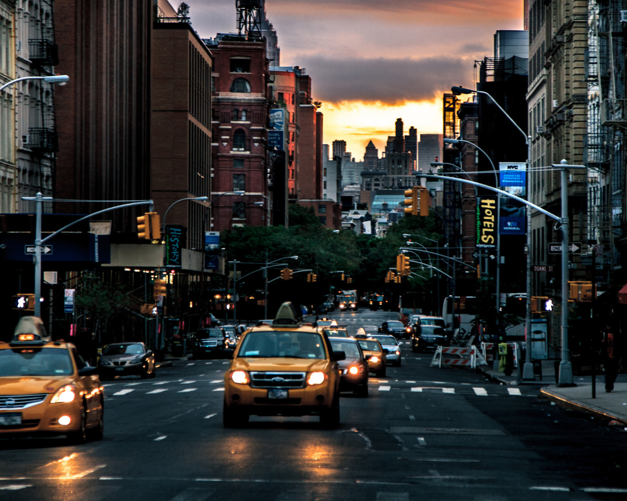 Das New York City Streets At Sunset Wallpaper 1280x1024