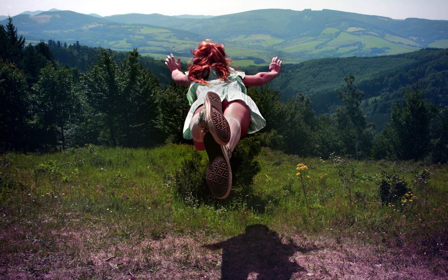 Das Girl Jumping And Flying Wallpaper 1440x900