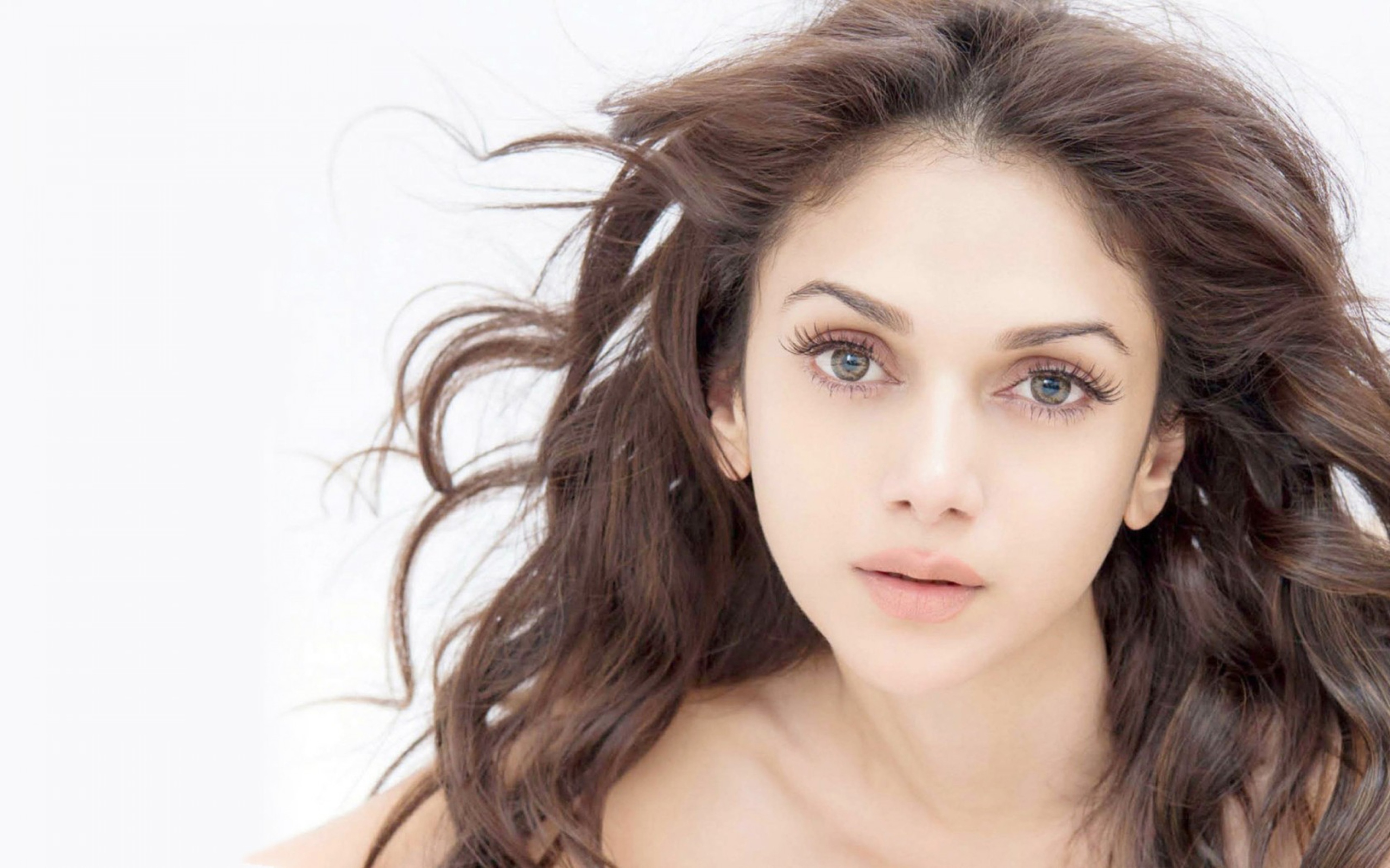 Sfondi Aditi Rao Hydari Natural 2560x1600