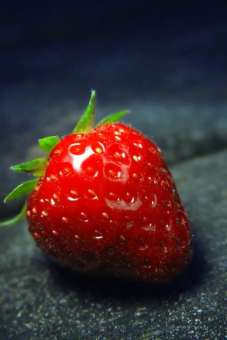 Sfondi Strawberry 320x480