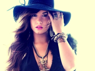 Screenshot №1 pro téma Demi Lovato 320x240