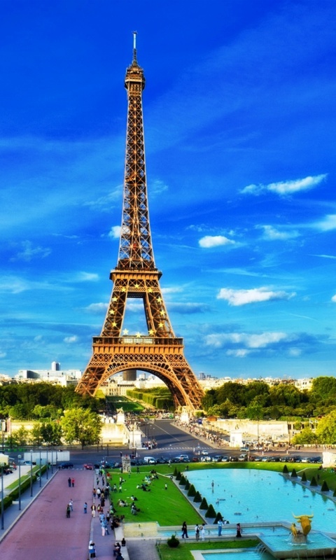 Sfondi Eiffel Tower on Champ de Mars Greenspace 480x800