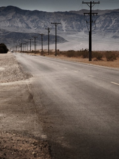 Desert Road And Mountains screenshot #1 240x320