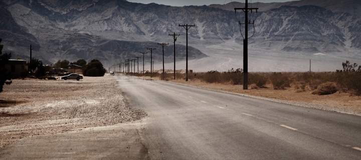 Desert Road And Mountains wallpaper 720x320