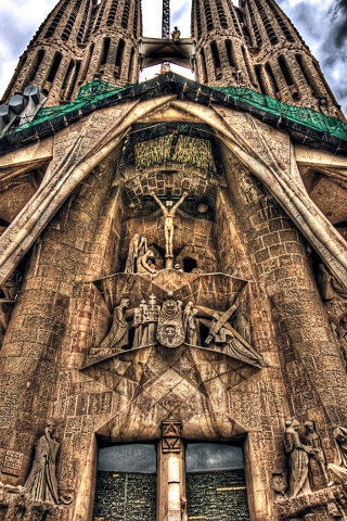 Fondo de pantalla Barcelona Sagrada Familia 320x480