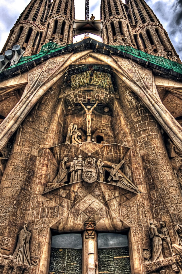Barcelona Sagrada Familia screenshot #1 640x960