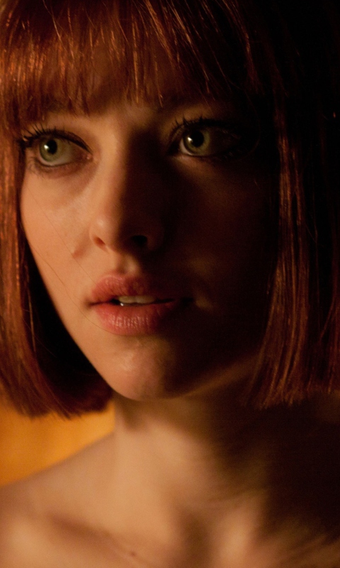 Amanda Seyfried In In Time screenshot #1 480x800