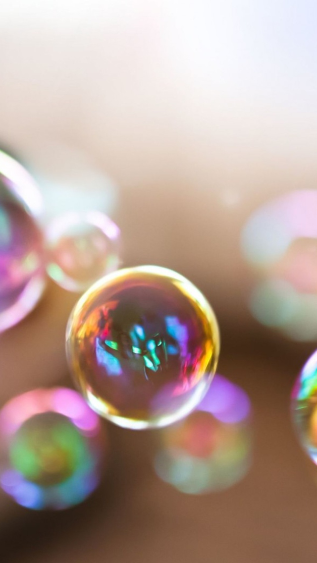 Das Colorful Bubbles Wallpaper 640x1136