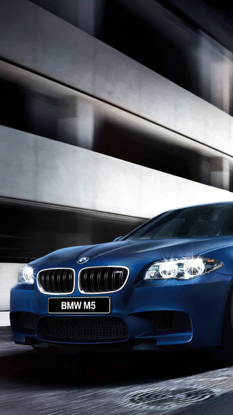 Das BMW M5 F10 Wallpaper 750x1334