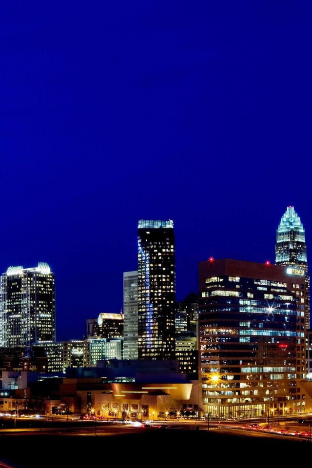 Обои Charlotte Skyline in North Carolina 640x960