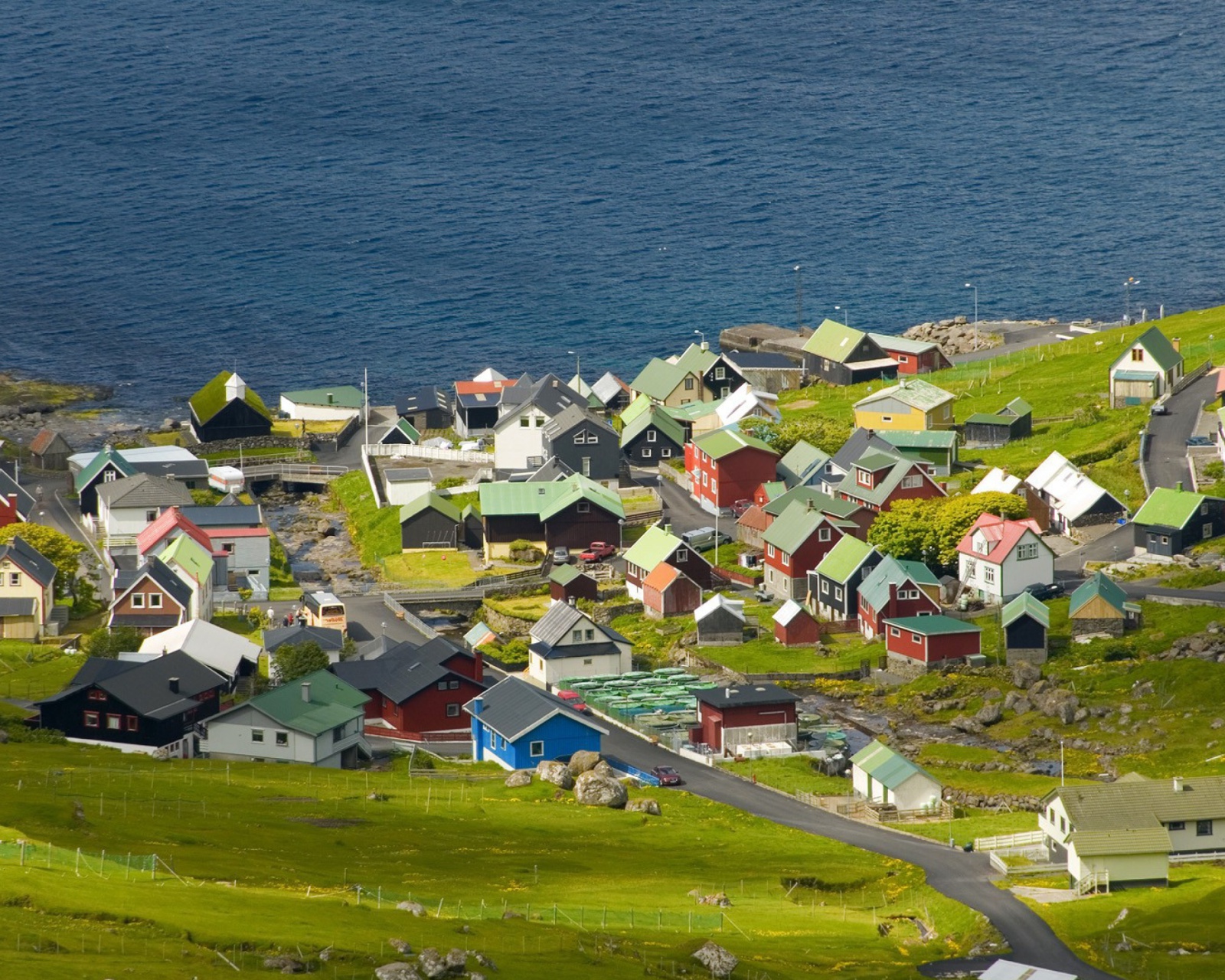Fondo de pantalla Funningsfjordur Faroe Islands 1600x1280