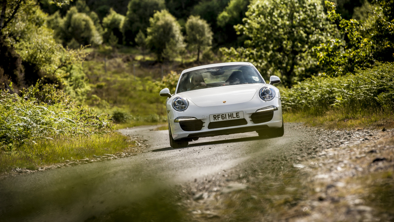 Fondo de pantalla White Porsche 911 1366x768