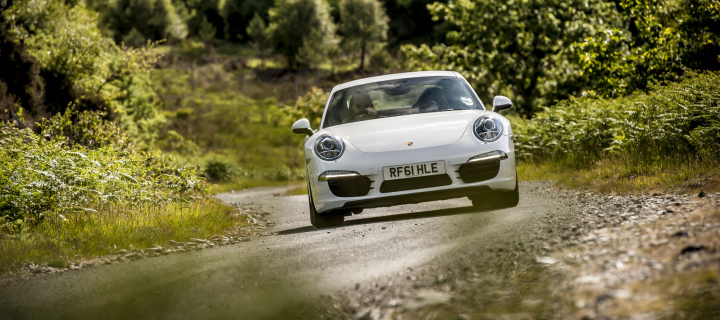 Fondo de pantalla White Porsche 911 720x320