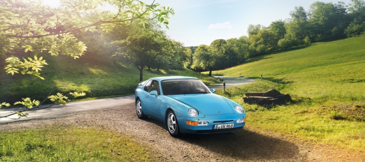 Blue Porsche 968 wallpaper 720x320