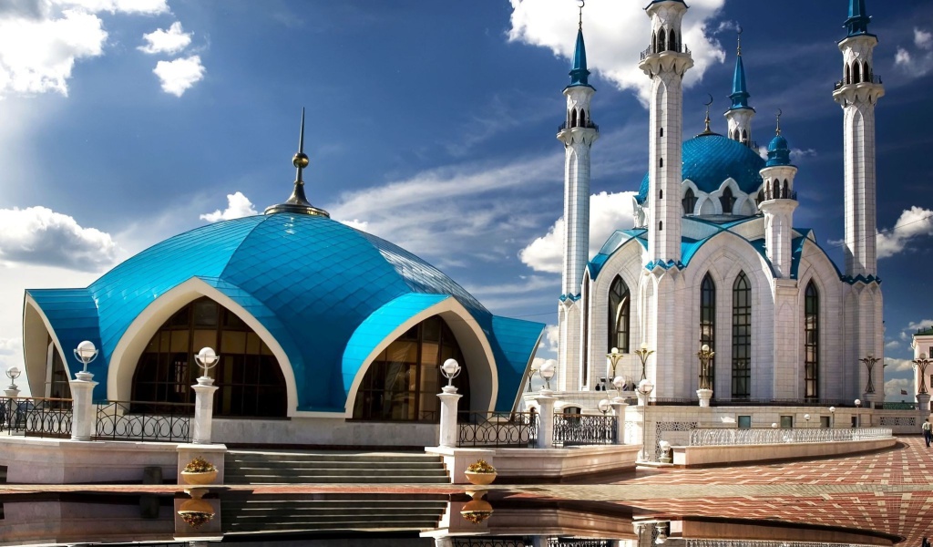 Kul Sharif Mosque in Kazan wallpaper 1024x600