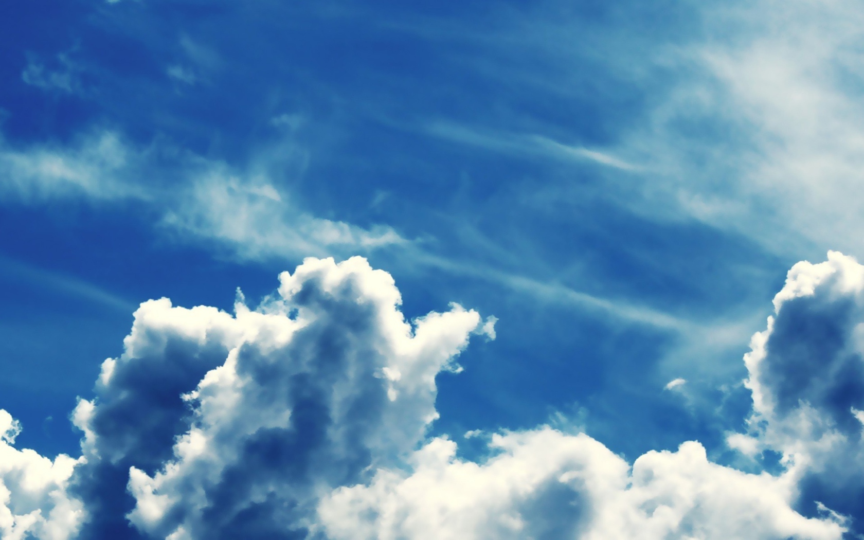 Das Blue Sky With Clouds Wallpaper 1680x1050